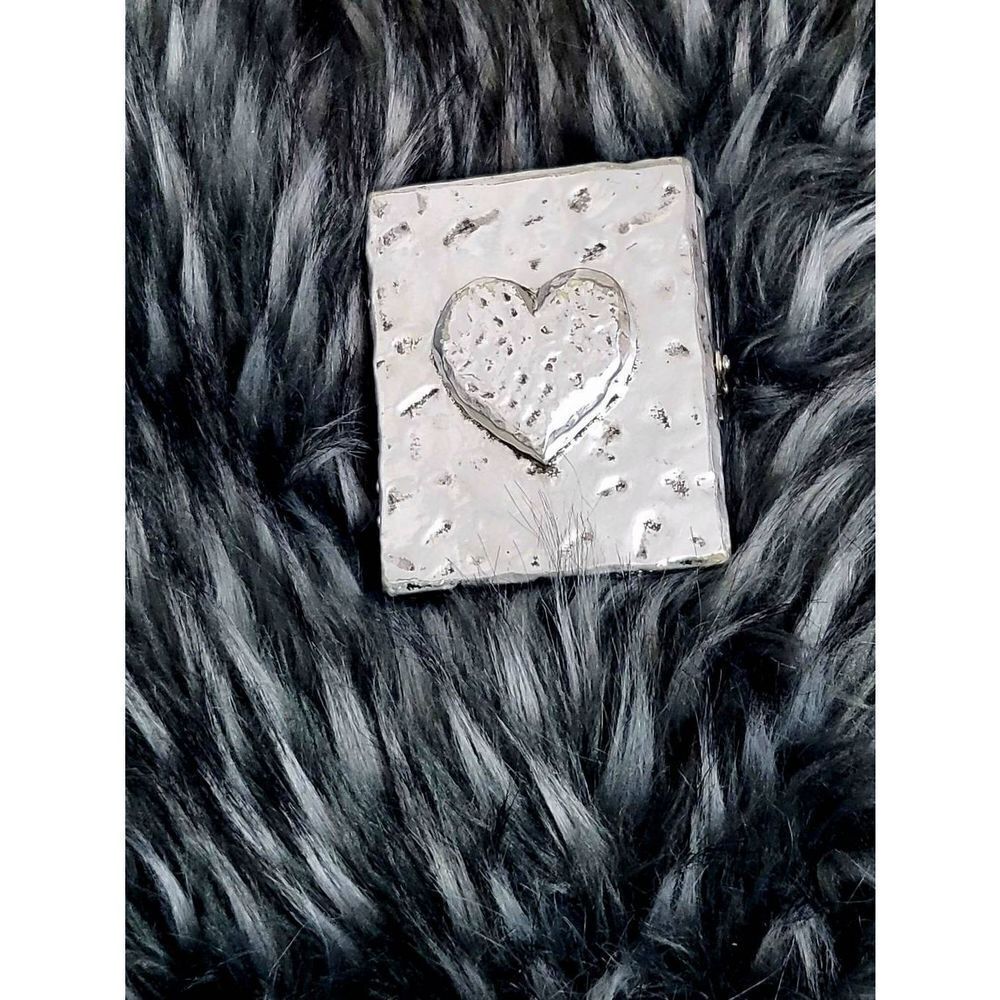 Silver heart picture frame 